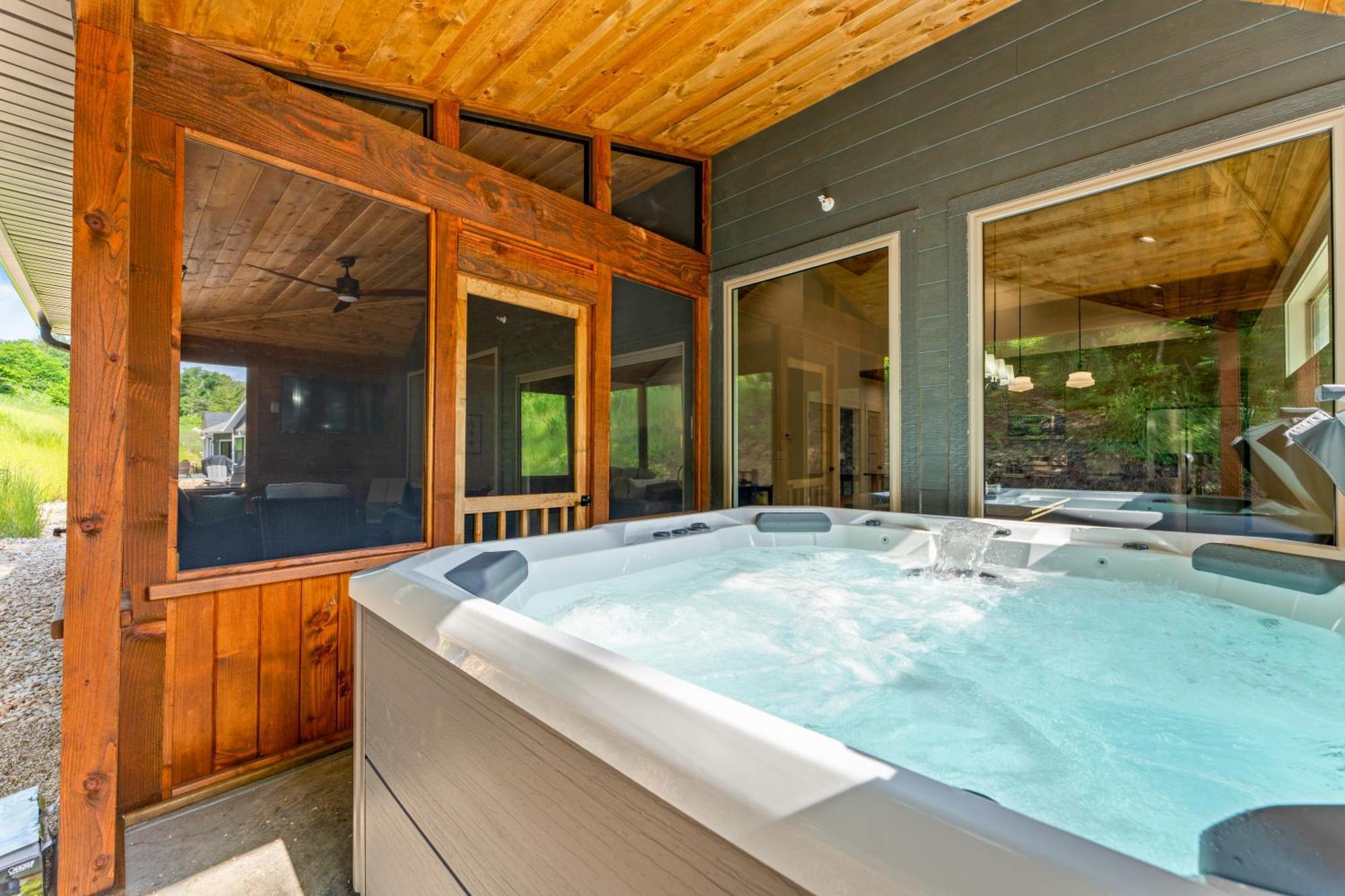 New Ozark Oasis Luxe Cabin Retreat With Hot Tub 홀리스터 외부 사진