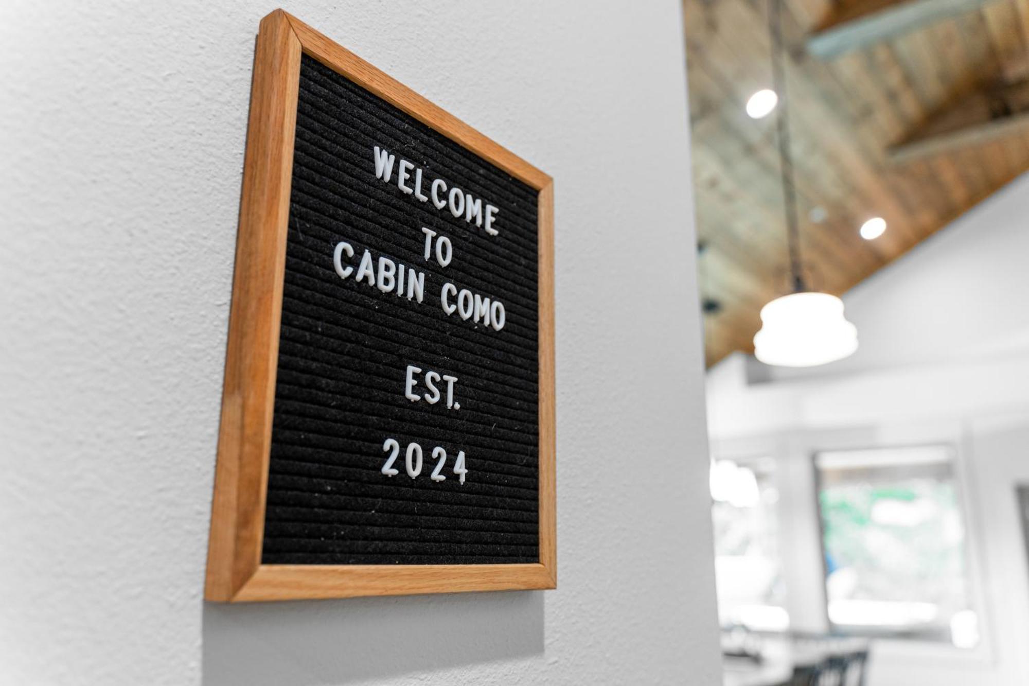 New Ozark Oasis Luxe Cabin Retreat With Hot Tub 홀리스터 외부 사진