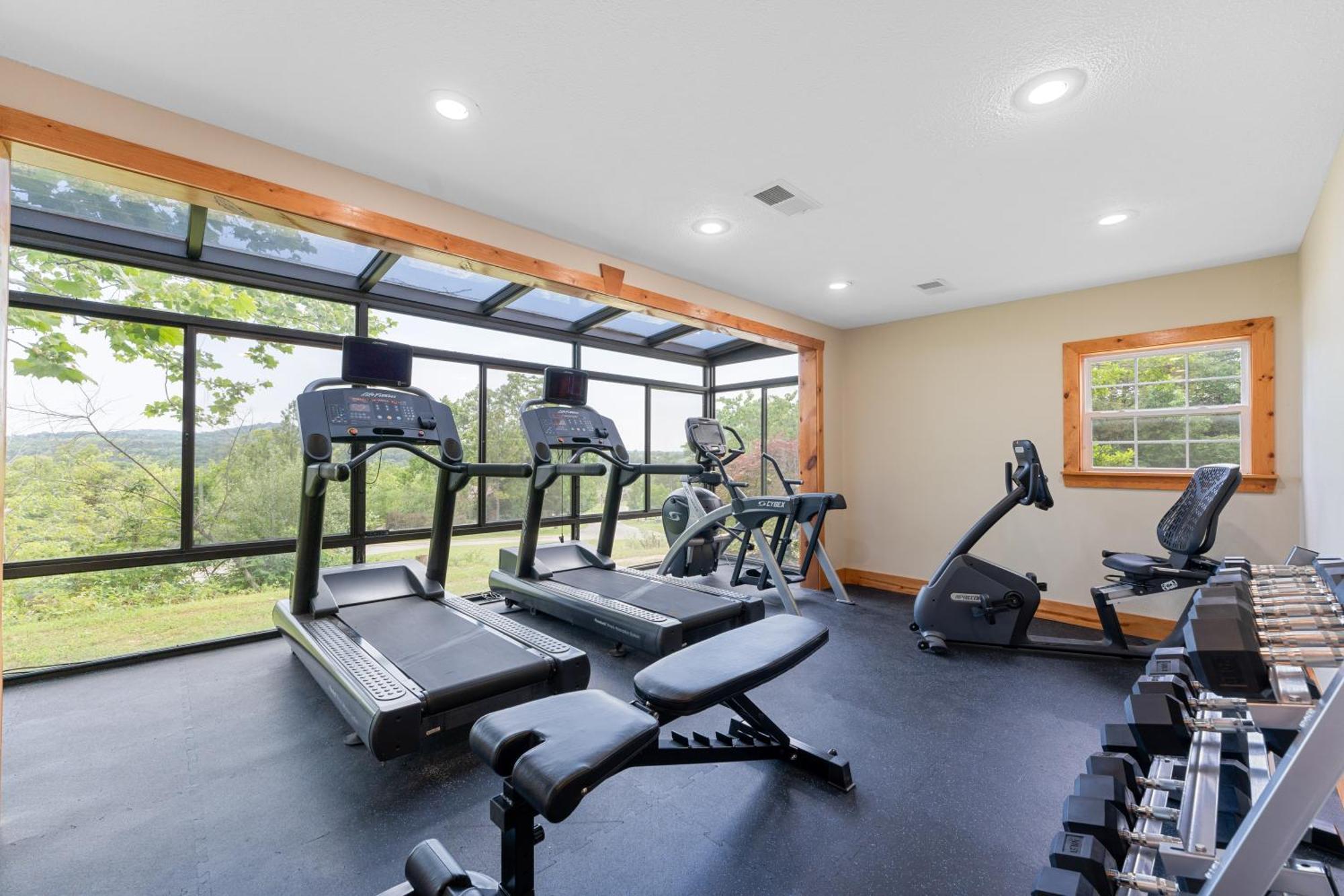 New Ozark Oasis Luxe Cabin Retreat With Hot Tub 홀리스터 외부 사진