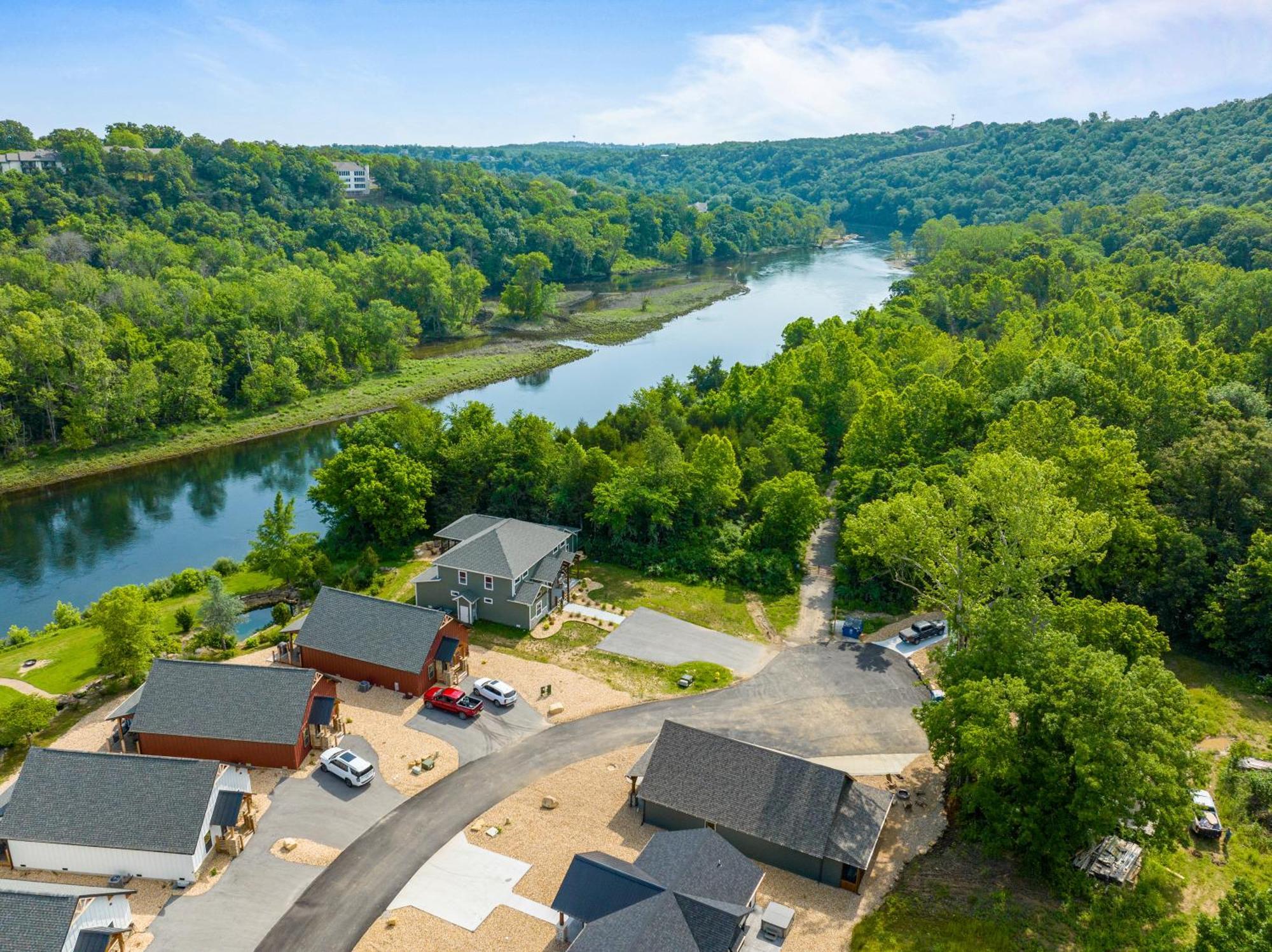 New Ozark Oasis Luxe Cabin Retreat With Hot Tub 홀리스터 외부 사진