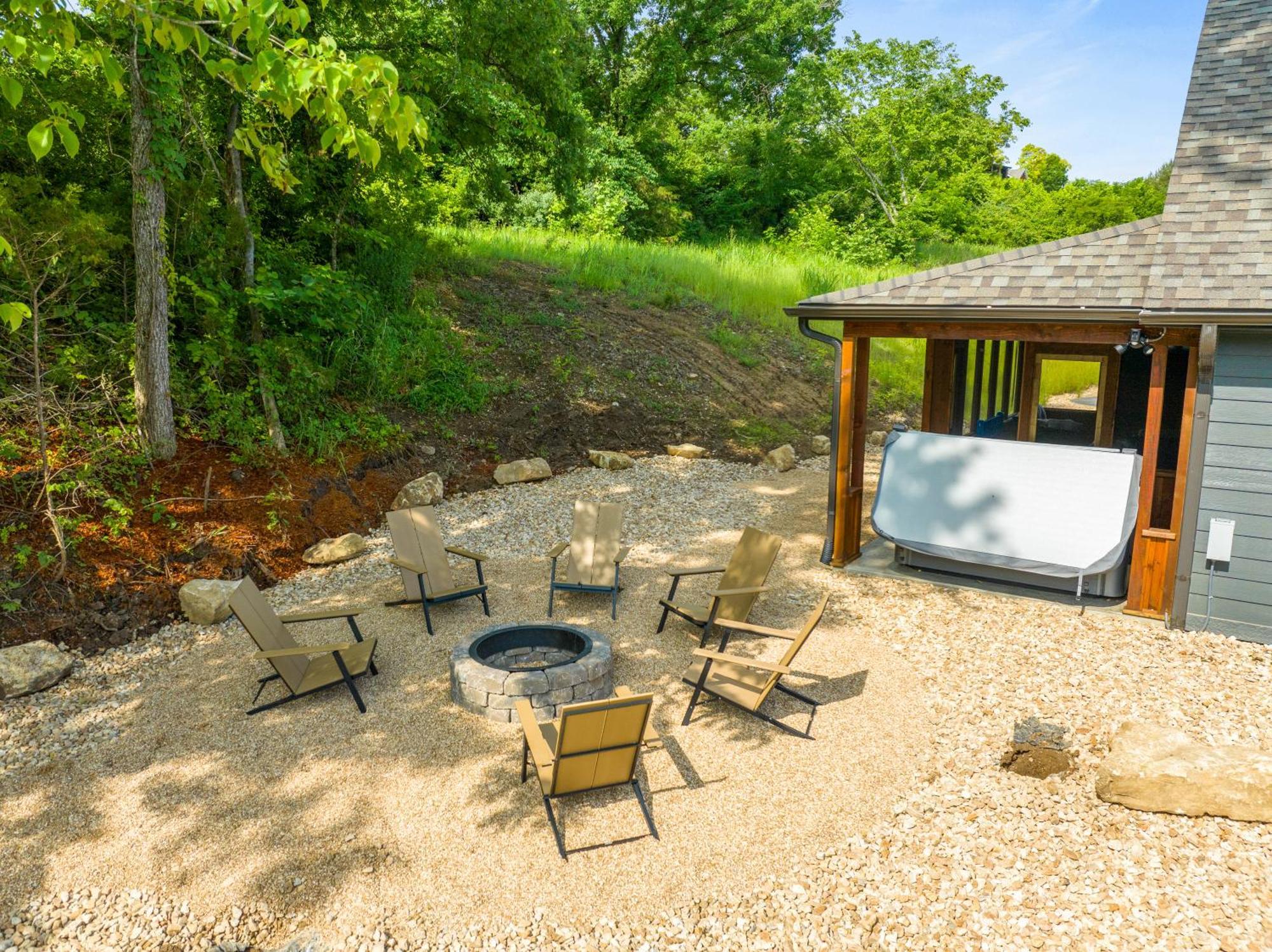 New Ozark Oasis Luxe Cabin Retreat With Hot Tub 홀리스터 외부 사진
