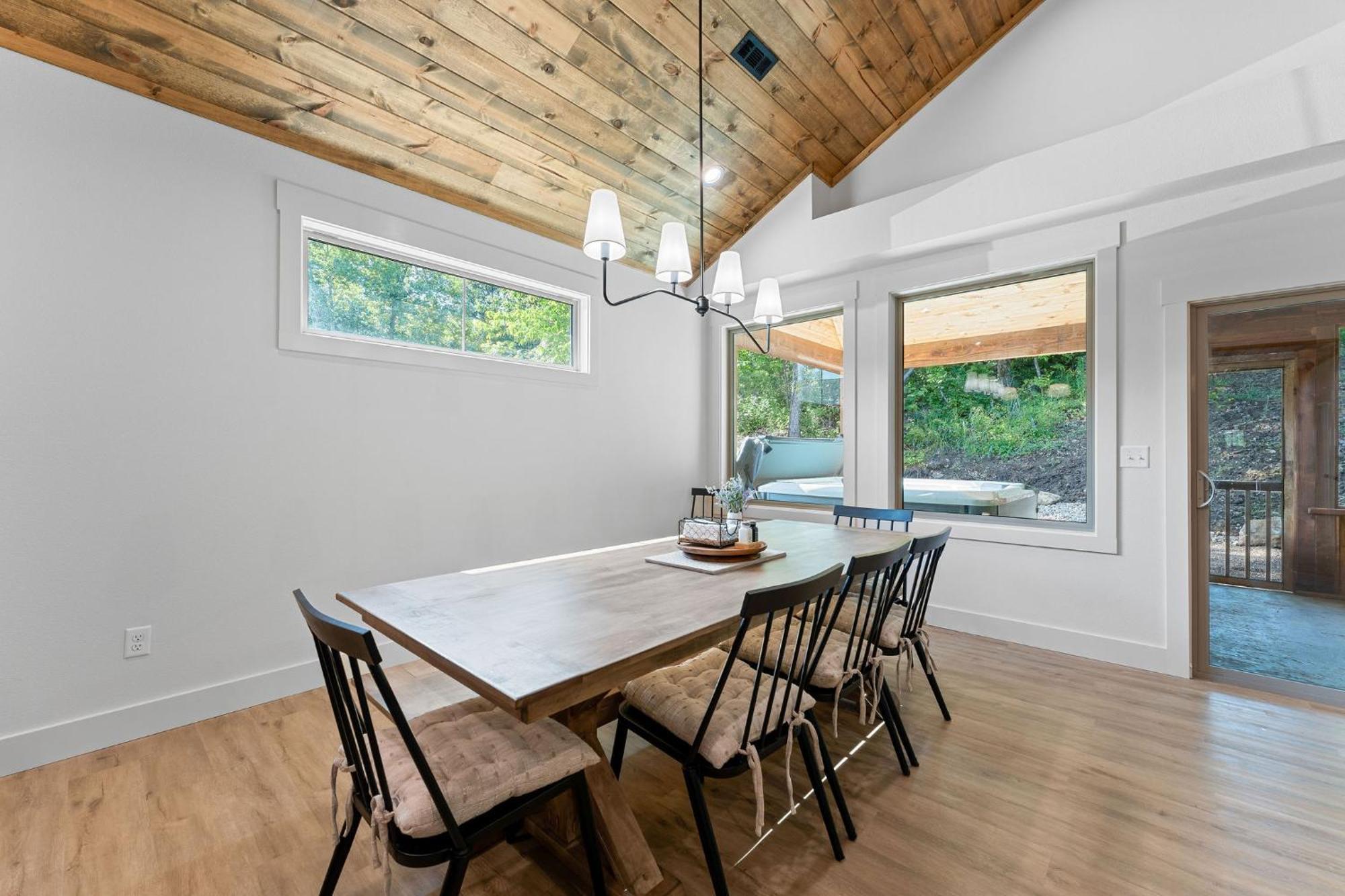 New Ozark Oasis Luxe Cabin Retreat With Hot Tub 홀리스터 외부 사진